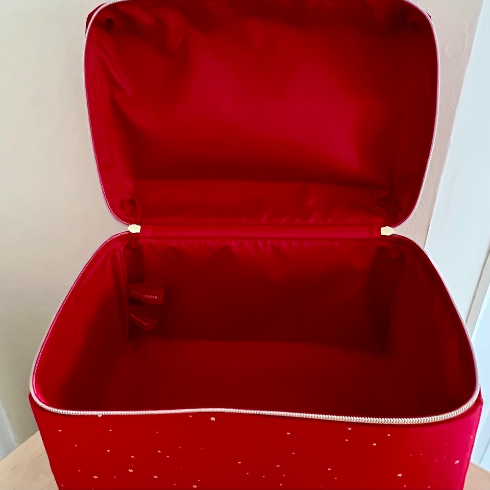 🎀Red Cosmetic / Storage / Gift Case🎀 - Picture 7 of 9